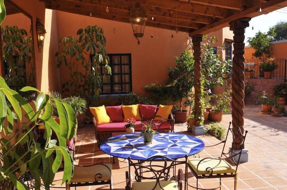 Casa Frida B&B Альенде Экстерьер фото