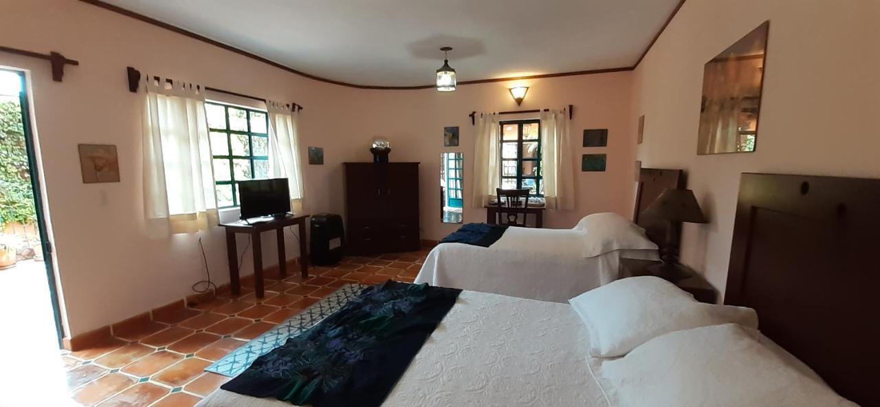 Casa Frida B&B Альенде Экстерьер фото
