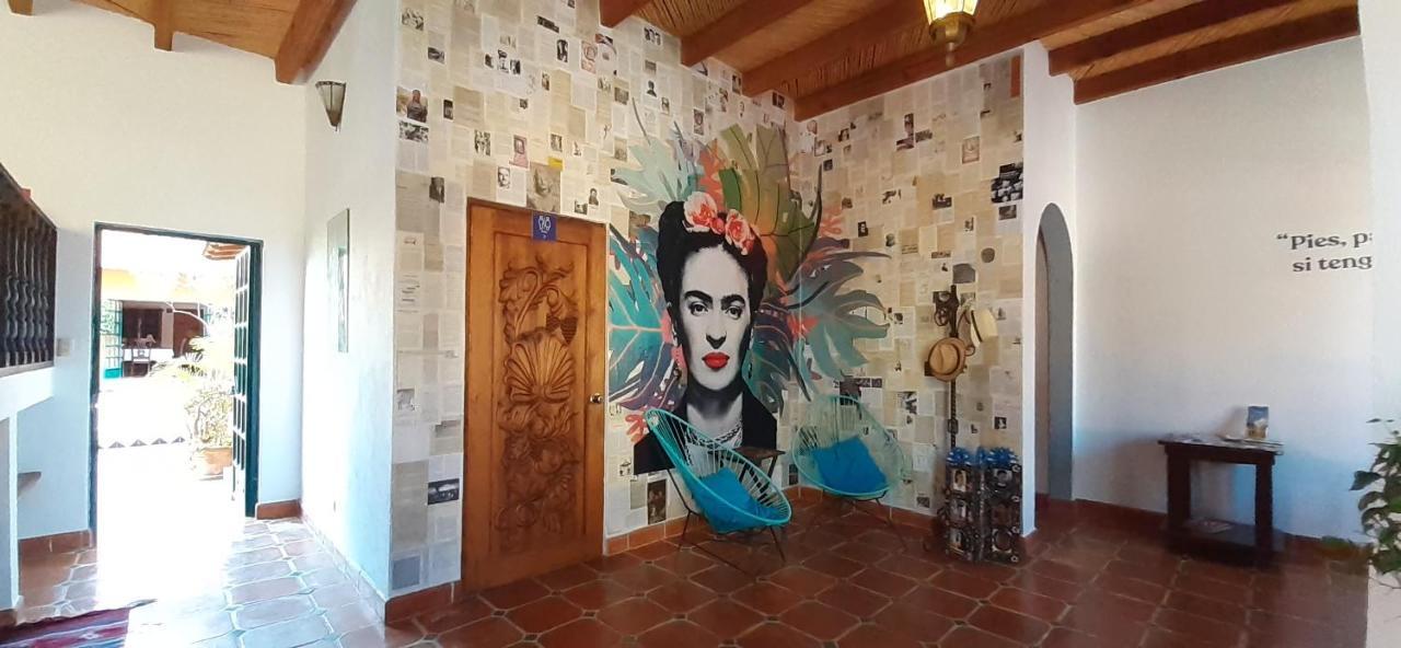 Casa Frida B&B Альенде Экстерьер фото