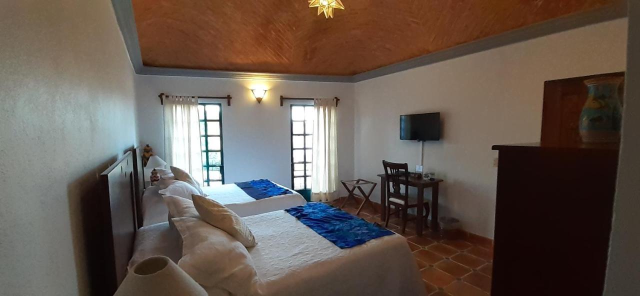 Casa Frida B&B Альенде Экстерьер фото