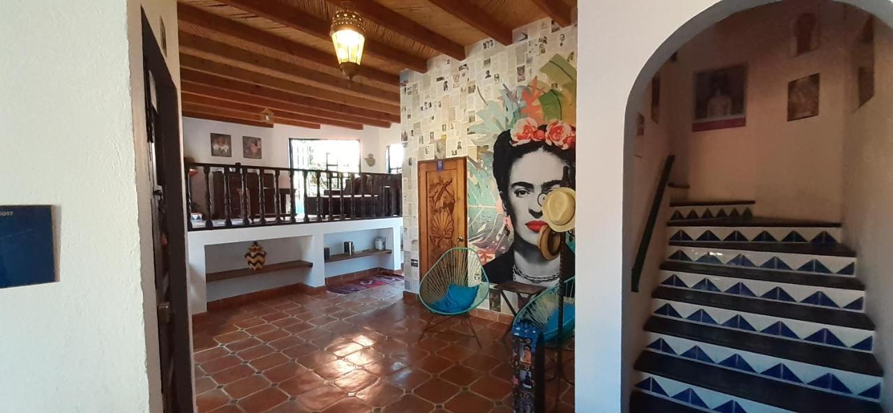 Casa Frida B&B Альенде Экстерьер фото