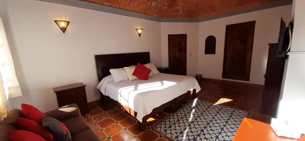Casa Frida B&B Альенде Экстерьер фото