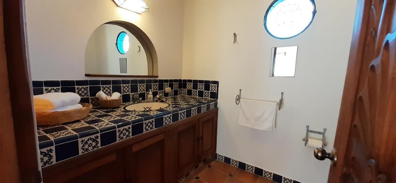 Casa Frida B&B Альенде Экстерьер фото
